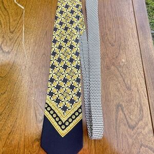 Versace Black and Gold Patterned Tie